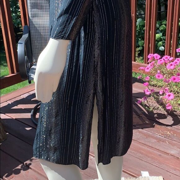 VGT long sleeve metallic gold midi dress. Size medium - Picture 5 of 16